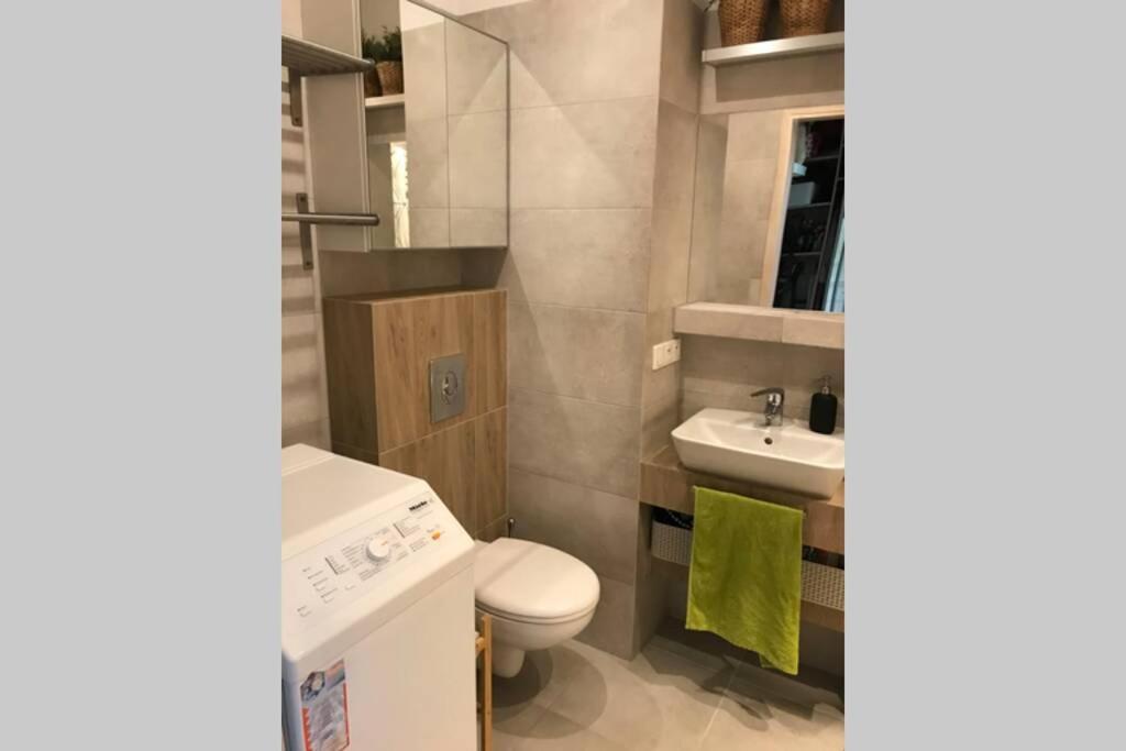 Apartment In Green Area 弗罗茨瓦夫 外观 照片